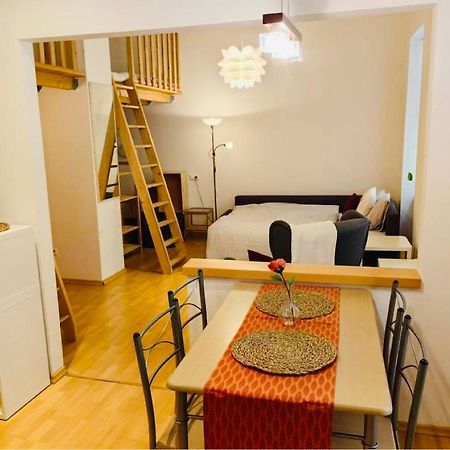 Downtown Apartment Bianca Братислава Экстерьер фото